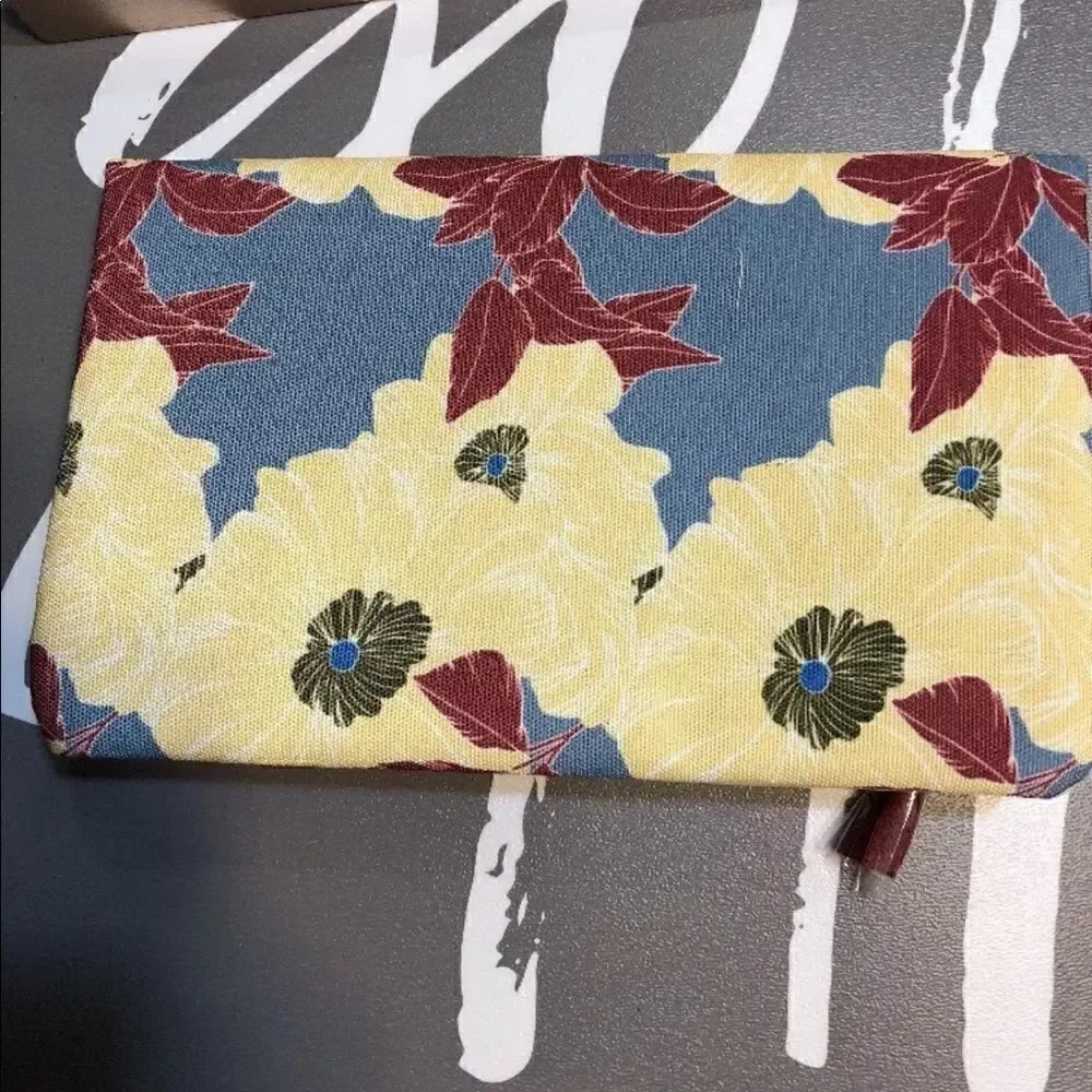 ‎NWT Rachel Pally floral clutch purse